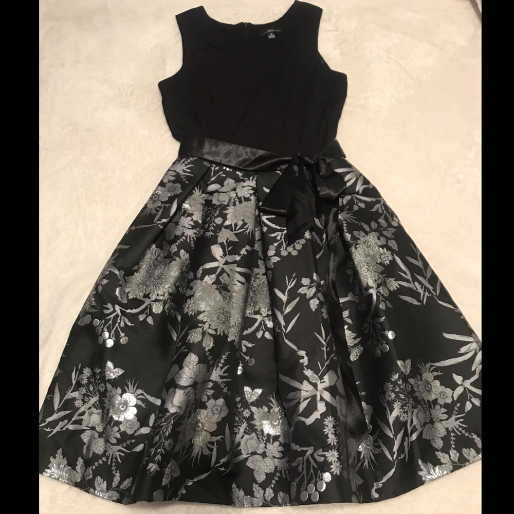 Black dress/ metallic / gray flowers